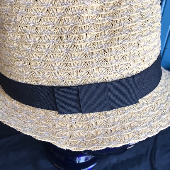 Apt 9 Hat 🍀 - Picture 5 of 7